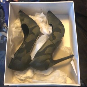 Steve Madden Camo Heels